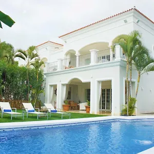 villa-esplendida.adeje-hotels.com/